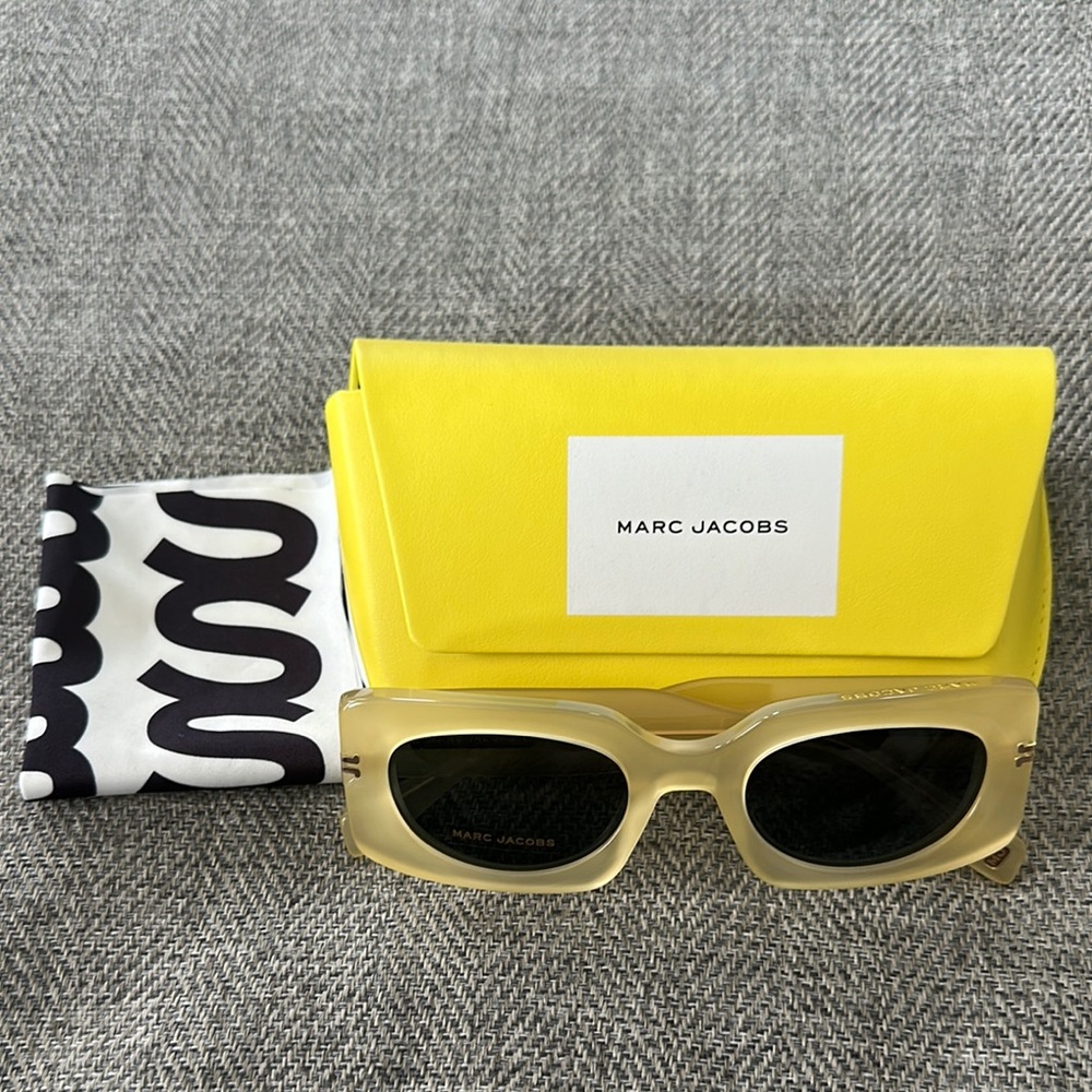 NEW Marc Jacobs Sunglasses with Case